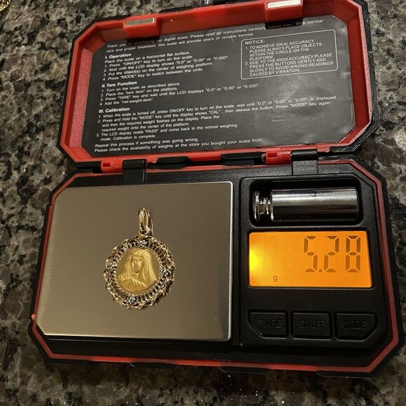 Vintage 18K 750 Gold Virgin Mary Madonna Pendant Charm Italy with Chain & Box 5g - Picture 9 of 14